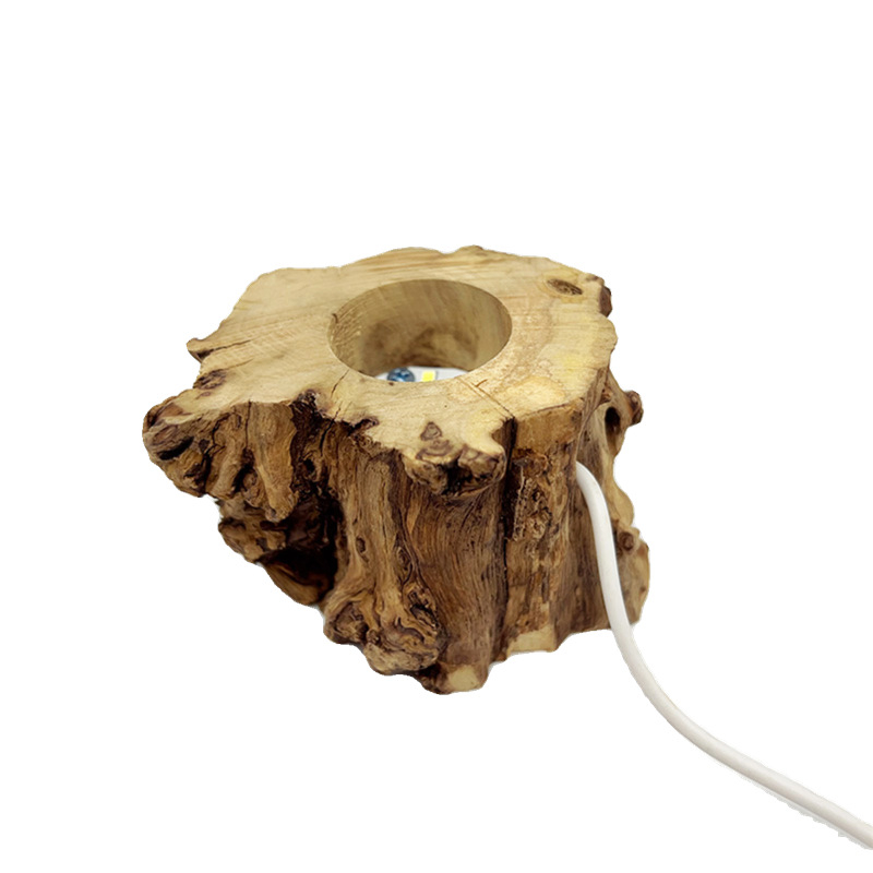 Nočná lampa s podstavcom z prírodného dreva a krištáľovou guľou, biele LED, napájanie USB alebo zo zásuvky