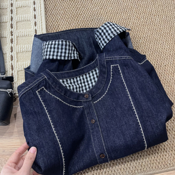 Proljetna ženska denim košulja u japanskom stilu s okruglim izrezom i slobodnim krojem te kariranim patchwork dizajnom — svestran i laskav gornji dio