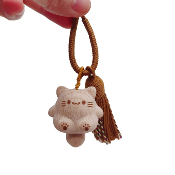 2025 nový bukový drevený visací amulet so šťastnou mačkou s dlhým chvostom, roztomilá a kreatívna drevená dekorácia ako darček
