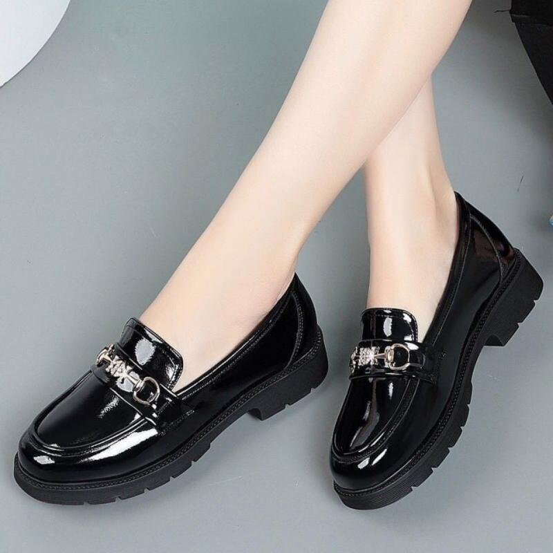 Női loaferek vastag platformával, slip-on, fényes PU bőr, brit stílus