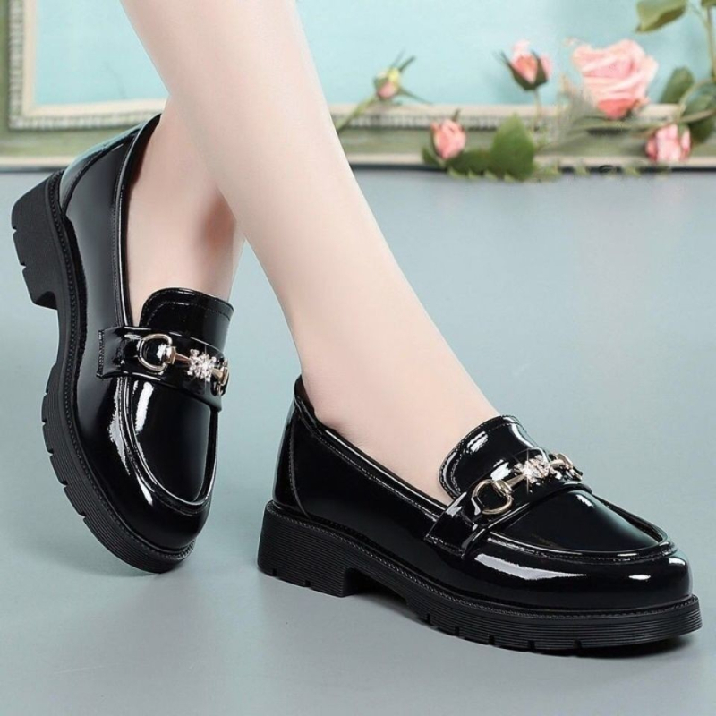 Női loaferek vastag platformával, slip-on, fényes PU bőr, brit stílus