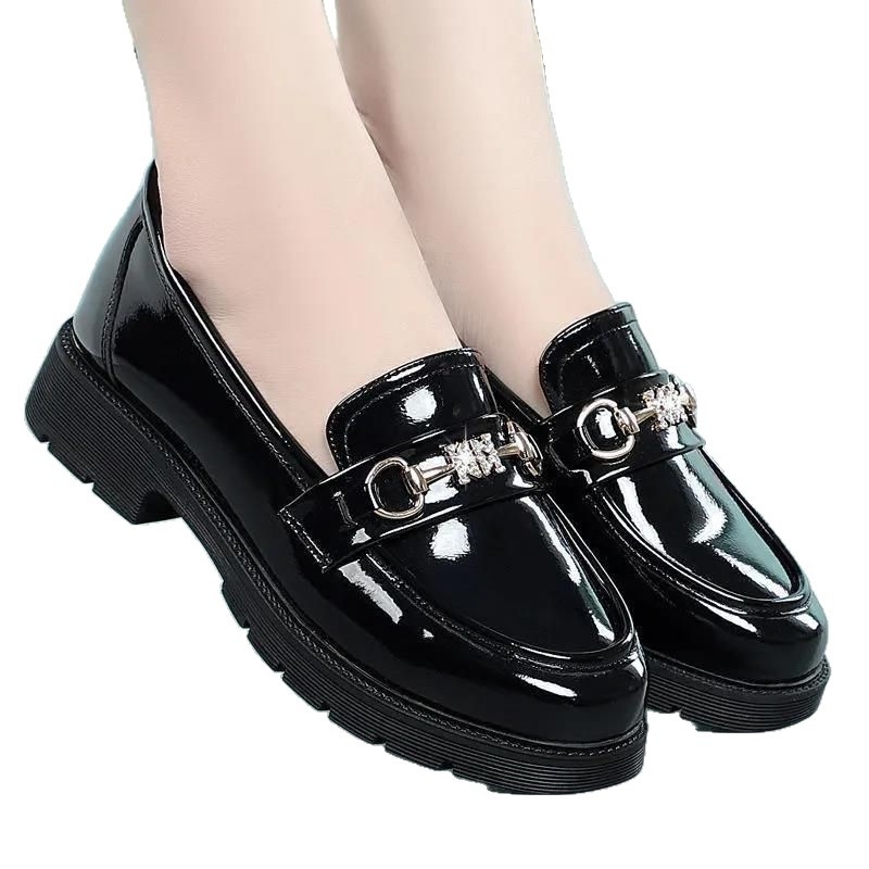 Női loaferek vastag platformával, slip-on, fényes PU bőr, brit stílus