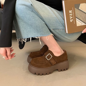 Ženski kožni loafers u britanskom stilu, retro dizajn, Velcro kopča, Mori stil, platforma za povećanje visine, debeli potplat, model 2026 proljeće-jesen