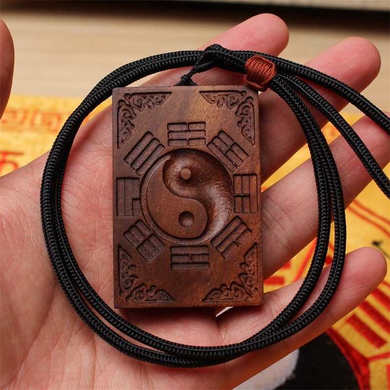 Prívesok z dreva Jujube s amuletom ôsmich trigramov, moderný minimalistický štýl