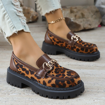 Női leopard mintájú loafer, kerek orr, fém csat, vastag talp, retro stílus, nagy méretek, 2026 tavasz–ősz