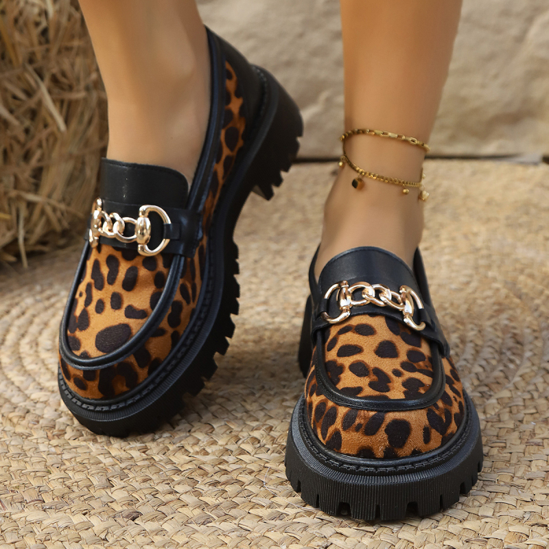 Női leopard mintájú loafer, kerek orr, fém csat, vastag talp, retro stílus, nagy méretek, 2026 tavasz–ősz