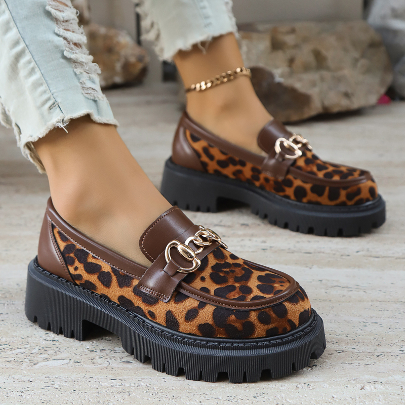 Női leopard mintájú loafer, kerek orr, fém csat, vastag talp, retro stílus, nagy méretek, 2026 tavasz–ősz