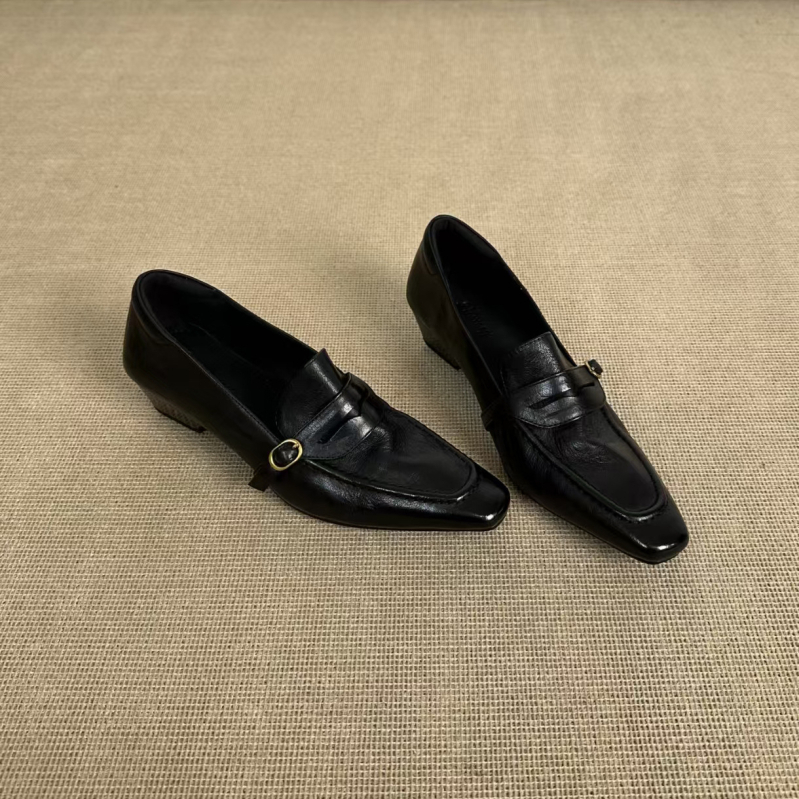 Νέο στυλ 2026 γαλλικού στιλ γυναικείοις loafers με τετράγωνη μύτη και φαρδύ τακούνι, μαύρες, 3 cm, κατάλληλες για καθημερινή χρήση