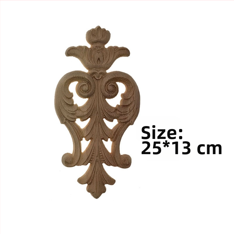 Drevené dvierka skrinky s vyrezávaným ornamentom kvetov, európsky štýl, retro francúzsky dizajn.