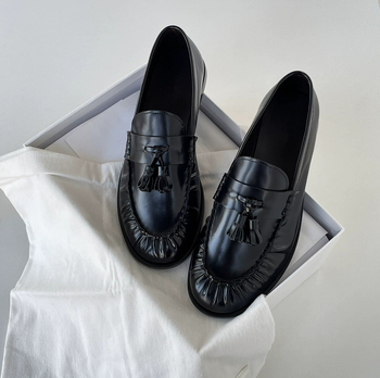 Ženski kožni mokasini s resicama, potpuno koža, britanski stil, niski ravni potplat, okrugli vrh, prozračni