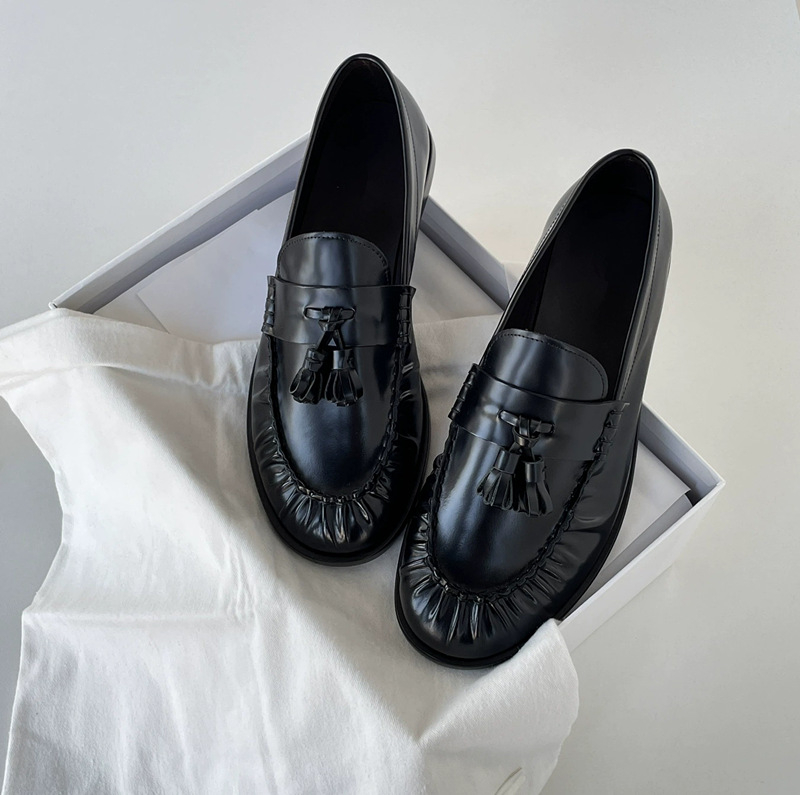 Ženski kožni mokasini s resicama, potpuno koža, britanski stil, niski ravni potplat, okrugli vrh, prozračni