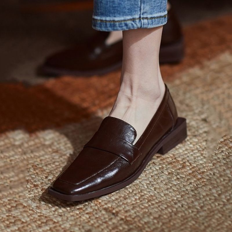 Női loaferek négyszögletes orrú, brit stílusú, slip-on, alacsony sarok, csíkos mintázat