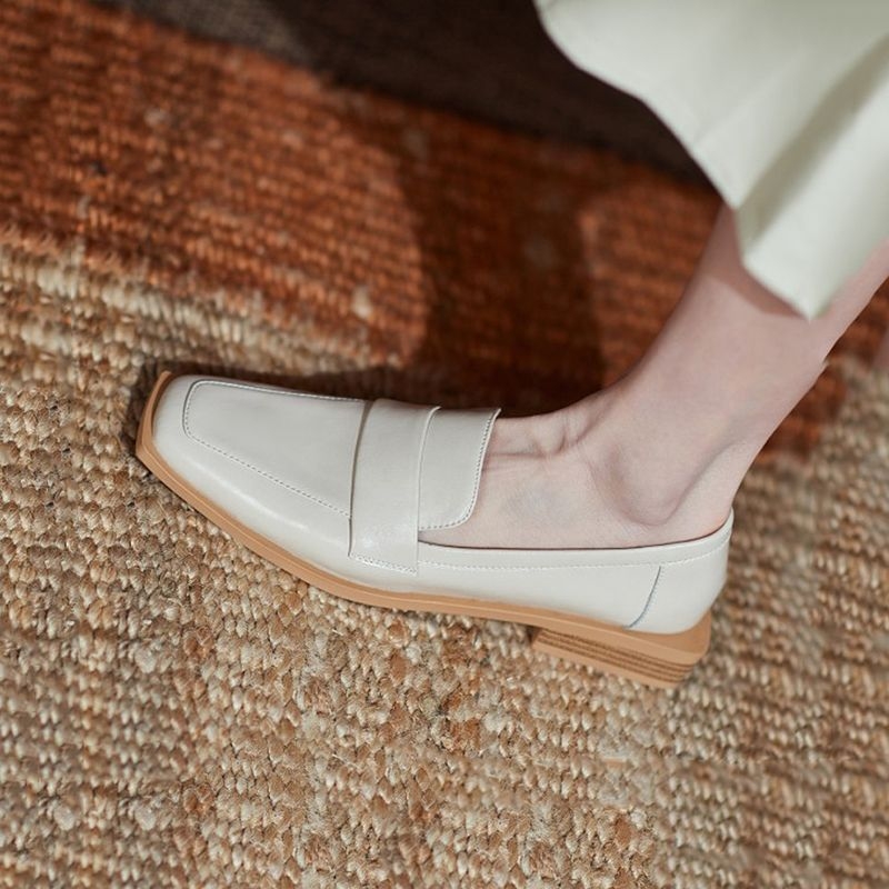 Női loaferek négyszögletes orrú, brit stílusú, slip-on, alacsony sarok, csíkos mintázat