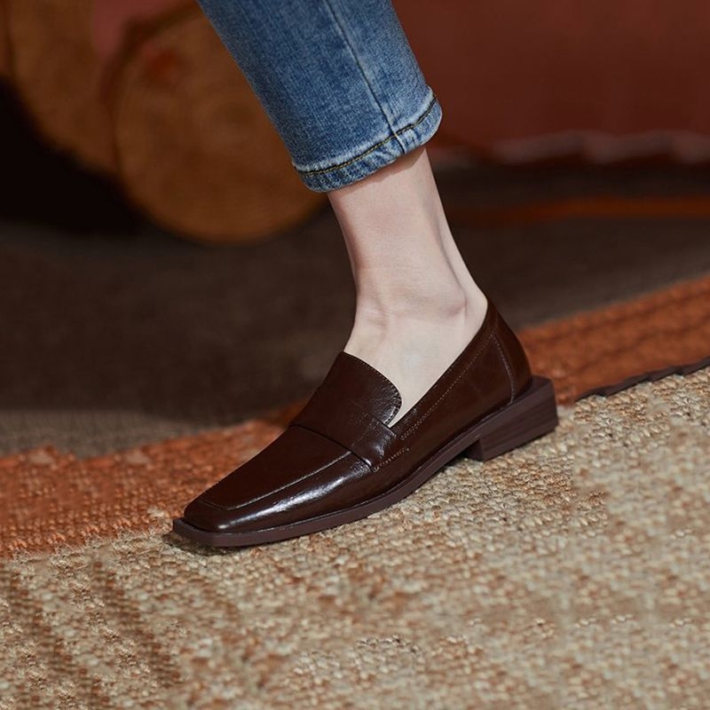 Női loaferek négyszögletes orrú, brit stílusú, slip-on, alacsony sarok, csíkos mintázat