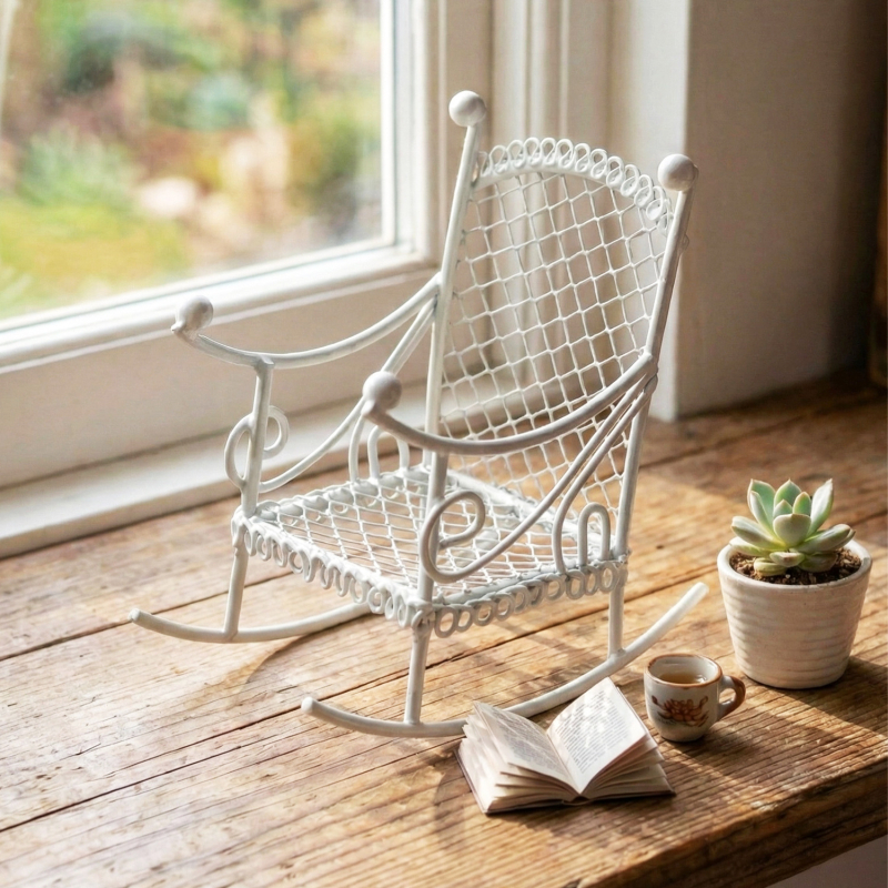 Miniatúrna kovová hojdačka, európskeho štýlu, ozdoba do záhrady pre mikro krajinku