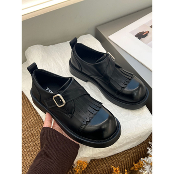Női bőr loaferek, kerek orrú, slip-on, bőr felsőrész, gumírozott talp, középmagas sarok