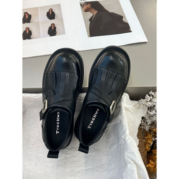 Női bőr loaferek, kerek orrú, slip-on, bőr felsőrész, gumírozott talp, középmagas sarok