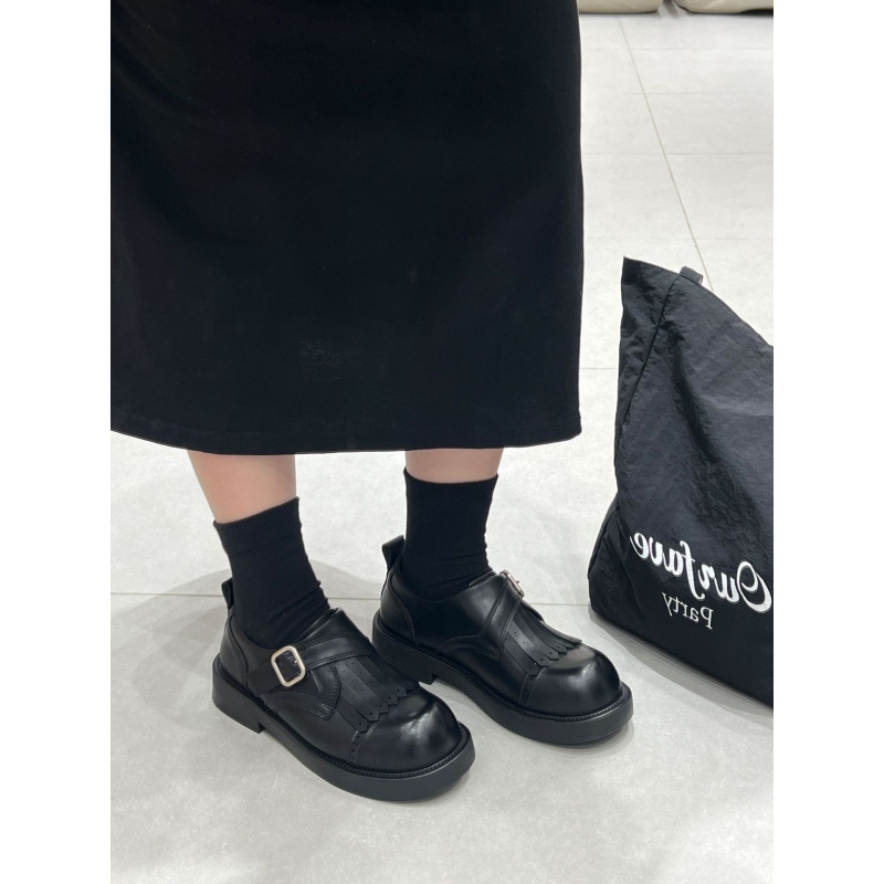 Női bőr loaferek, kerek orrú, slip-on, bőr felsőrész, gumírozott talp, középmagas sarok