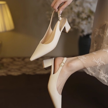 Ženske ljetne sandale s oštrim nosom, kopčom na jednoj traci, debela peta, moda 2025