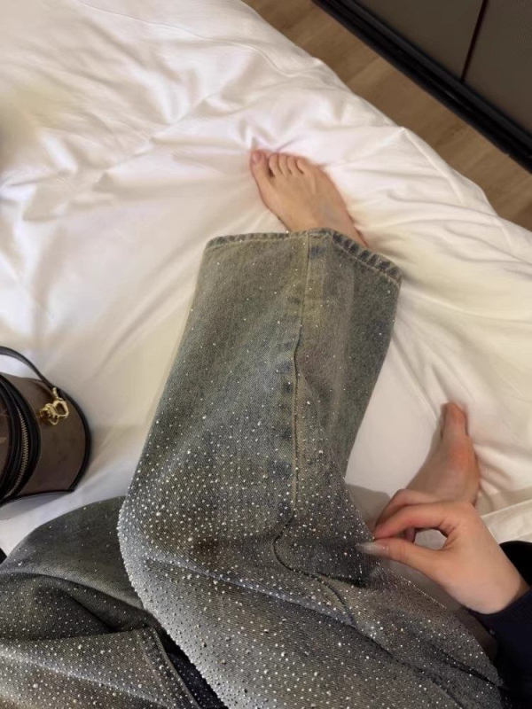 Ženske široke traperice s rhinestones u dizajnu zvjezdadanog neba, jesenska kolekcija, opuštena silueta, denim