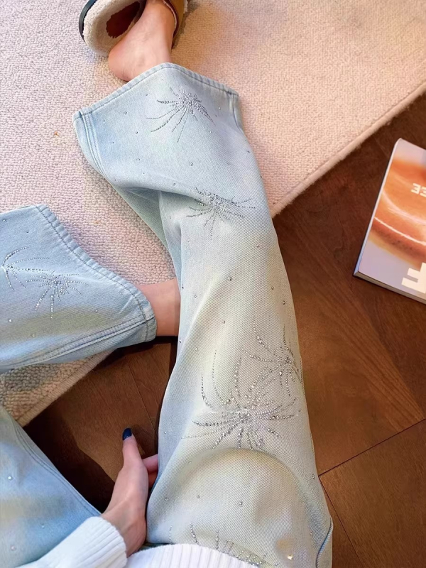 Svijetloplave traperice sa kristalima i fleeceom za žene, zimski stil, visokim strukom, uskim i širokim krojem