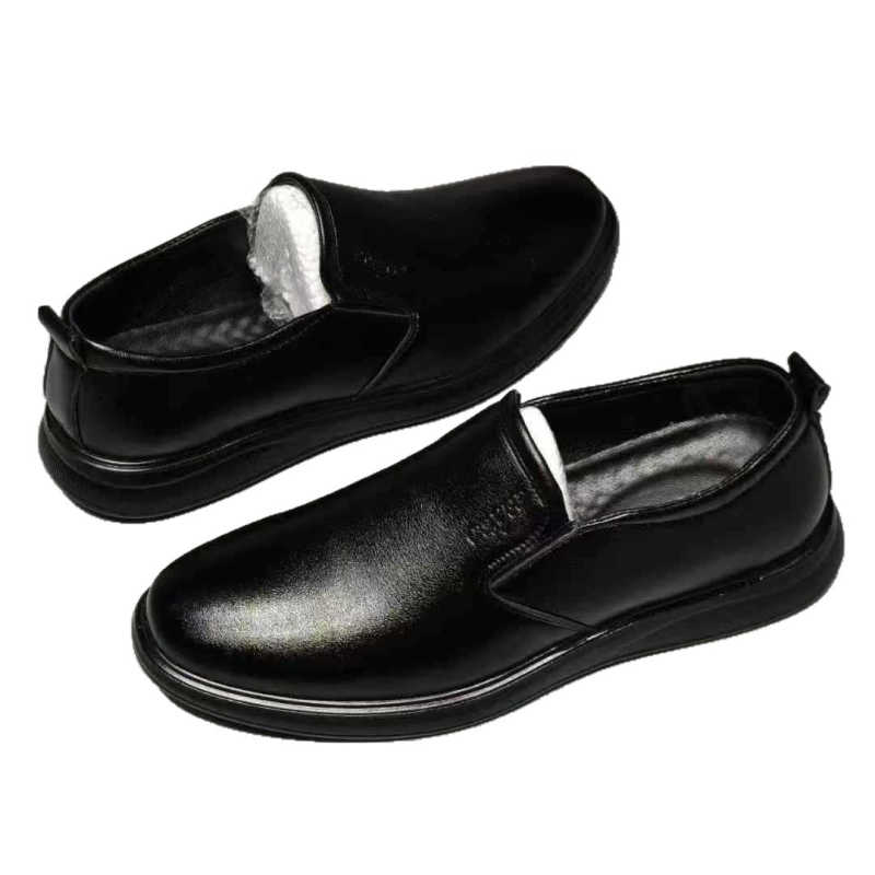 Férfi slip-on cipő mikro szálas felsőrésszel, üzleti–casual stílus, puha poliuretán talp, modell 6802
