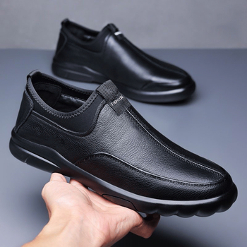 2026-os modell férfi bőrs slip-on cipő, kényelmes, sokoldalú, mindennapi viseletre, laza stílusú, puha talp, kopásálló