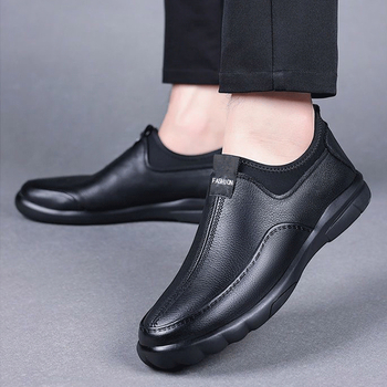 2026-os modell férfi bőrs slip-on cipő, kényelmes, sokoldalú, mindennapi viseletre, laza stílusú, puha talp, kopásálló
