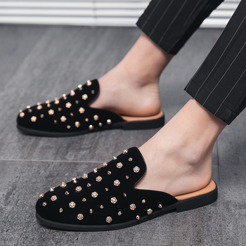 Muški ljetni loafers s ukrasnim čavlima, PU koža, uski šiljasti nos, ležerno‑elegantan stil