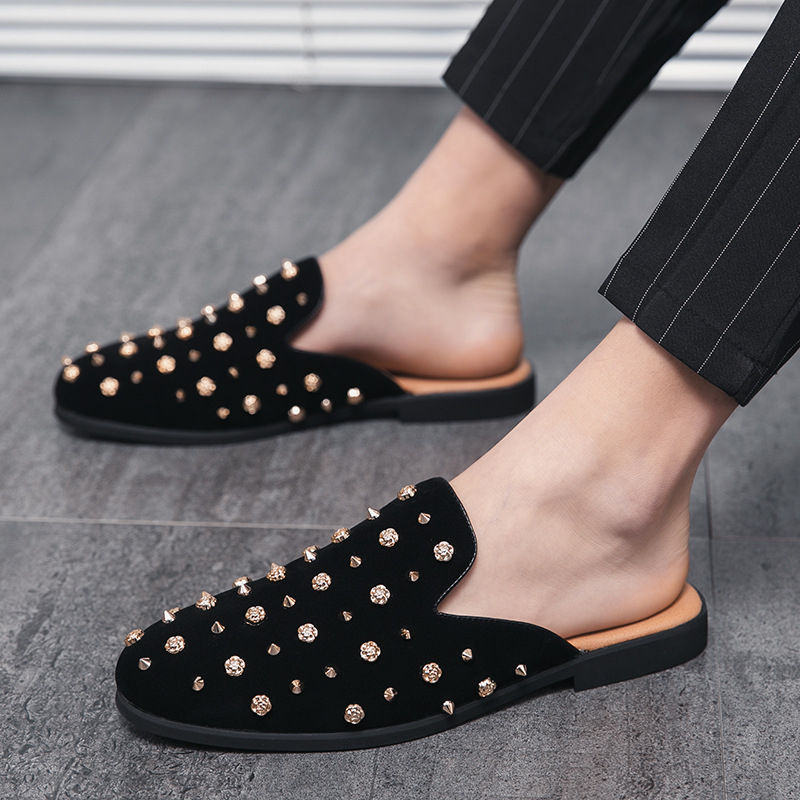 Muški ljetni loafers s ukrasnim čavlima, PU koža, uski šiljasti nos, ležerno‑elegantan stil