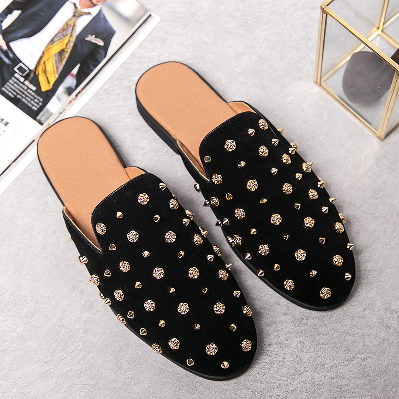 Muški ljetni loafers s ukrasnim čavlima, PU koža, uski šiljasti nos, ležerno‑elegantan stil