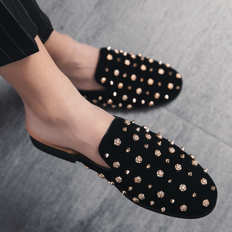 Muški ljetni loafers s ukrasnim čavlima, PU koža, uski šiljasti nos, ležerno‑elegantan stil