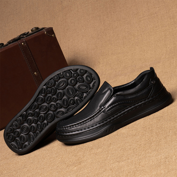 Férfi fekete bőr casual loaferek – Slip-On, alacsony talppal, puha felsőrésszel és kényelmes talppal