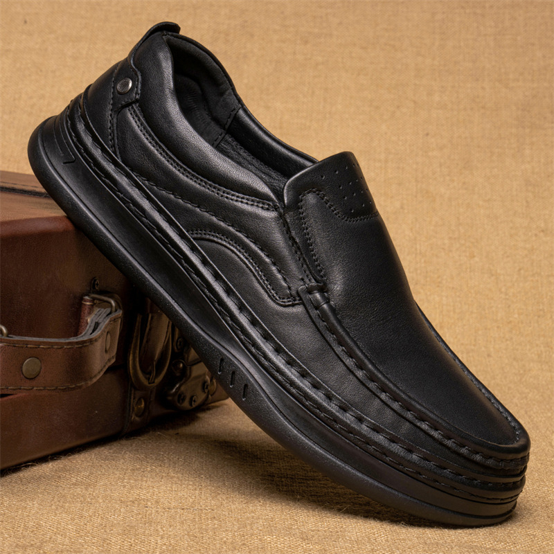 Férfi fekete bőr casual loaferek – Slip-On, alacsony talppal, puha felsőrésszel és kényelmes talppal