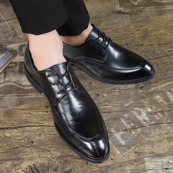 Мъжки обувки в стил brogue с модел на крокодил, повдигната височина до 10 cm чрез вътрешна повдигаща подметка, горна част от микрофибър кожа, гумена подметка, висок връх, връзки, без подплата, подходящи за пролет и есен.
