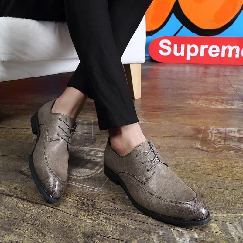 Мъжки обувки в стил brogue с модел на крокодил, повдигната височина до 10 cm чрез вътрешна повдигаща подметка, горна част от микрофибър кожа, гумена подметка, висок връх, връзки, без подплата, подходящи за пролет и есен.