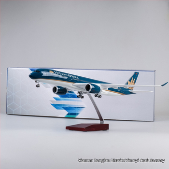 47 cm model civilného lietadla Airbus A350 Vietnam Airlines, s LED svetlom, mierka 1:142