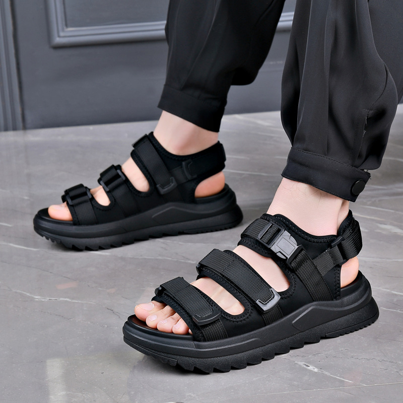 Férfi nyári szandál Velcro-zárással, légáteresztő hálós felsőrész, könnyű habtalp, slip-on