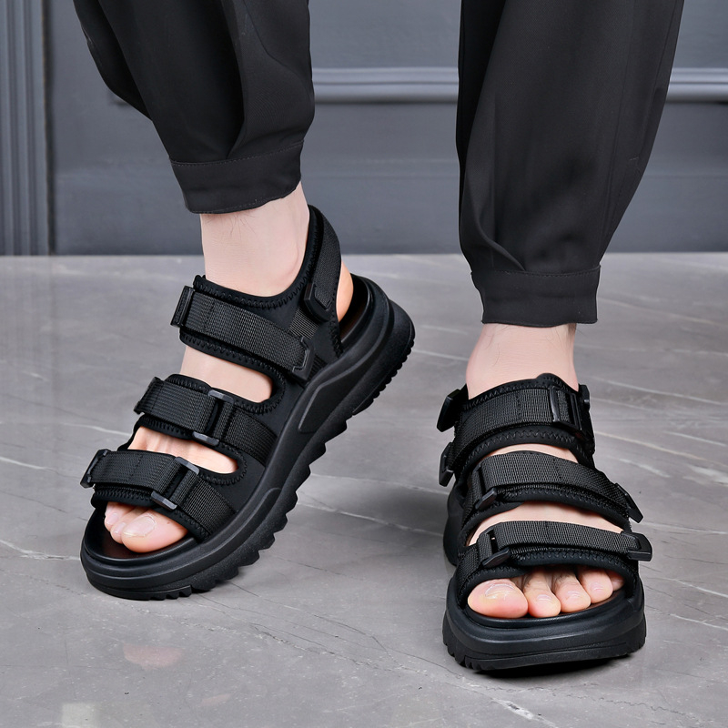 Férfi nyári szandál Velcro-zárással, légáteresztő hálós felsőrész, könnyű habtalp, slip-on
