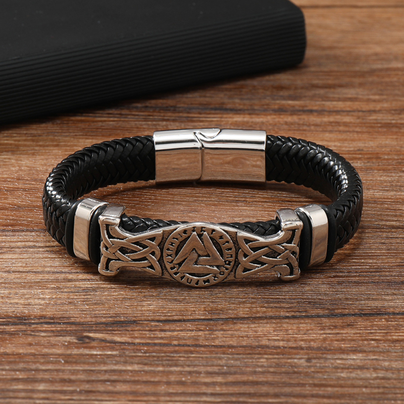 Muška kožna narukvica s elementima legure – punk stil, geometrijski dizajn