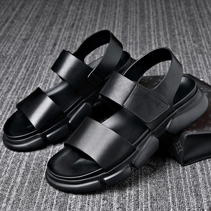 Férfi nyári bőrsandálok, lélegzőek, kényelmesek, könnyűek, Velcro-záras, kültéri használatra.