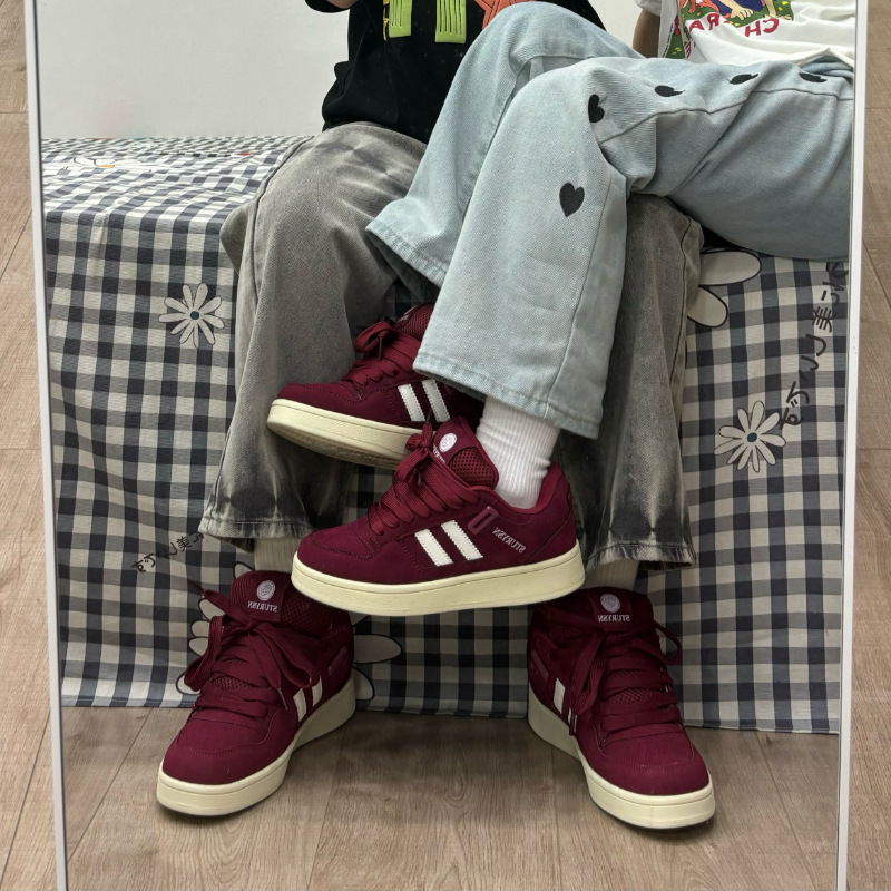 Hong Kong stil retro mat burgundske platnene tenisice, unisex, svakodnevni model za proljeće 2026