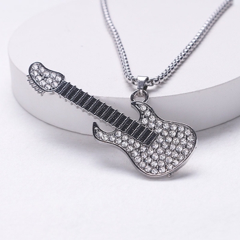 Ogrlica s dijamantom u obliku gitare – unisex, rock/hip-hop stil, privjesak od legure