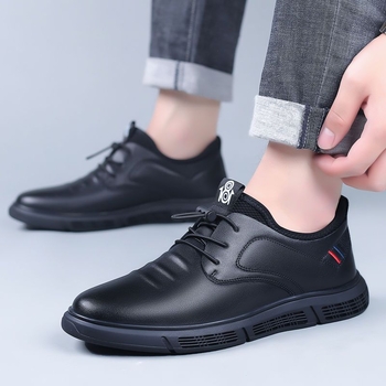Férfi mindennapi bőrből készült slip-ons, puha talppal, csúszásmentes, stílusos és kényelmes, mindennapi viselet