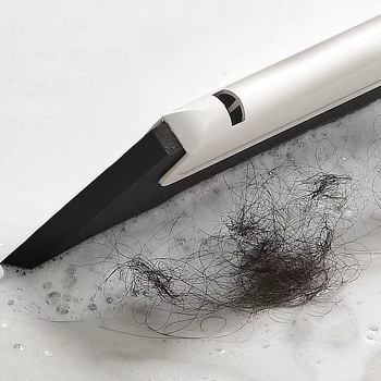 Kúpeľňa: suché a mokré čistenie — škrabka a mop, magický upratovací nástroj na podlahe