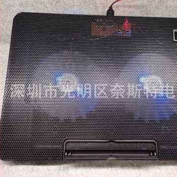 Tichý chladiaci podstavec pre notebook s dvojitým ventilátorom a nastaviteľnou výškou, model A2