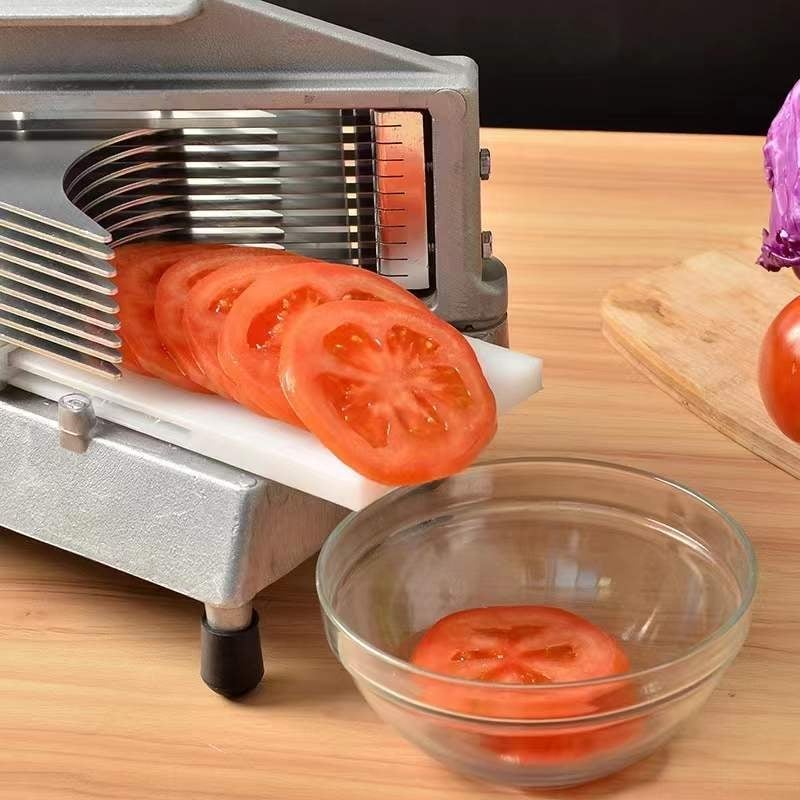 Viacúčelný krájač zeleniny s krájačom na paradajky a hamburgerový krájač