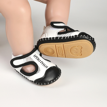 Letnje sandale za bebe i malu djecu, mrežasti prozračan gornji dio, mekana potplat, zatvoren prst, zaštita od udaranja, zatvaranje Velcro, unisex, uzrast 12–36 mjeseci