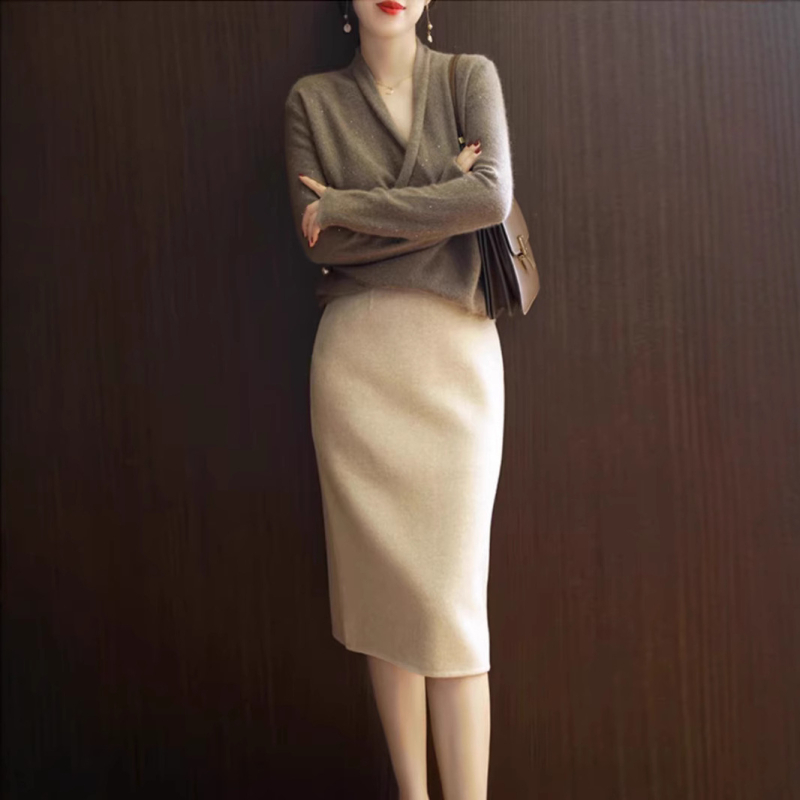 Dvije dijelni pleteni set: pulover gornji dio i midi suknja, jednobojna boja, hongkonški retro chic stil, elegantno za posao