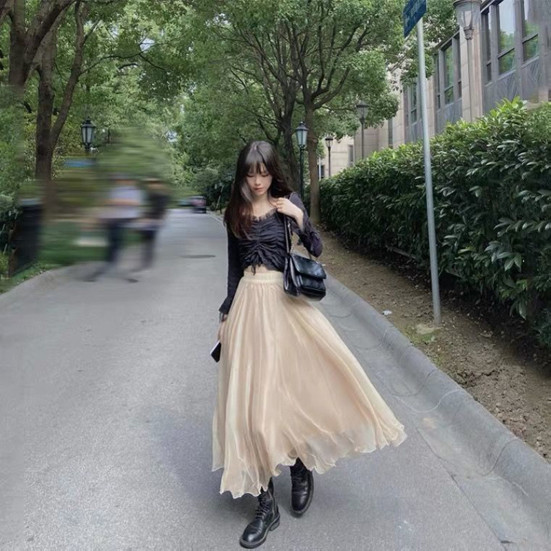 Μακριά φούστα chiffon με oversize γραμμή, κυματοειδή άκρη και λαμπερή όψη